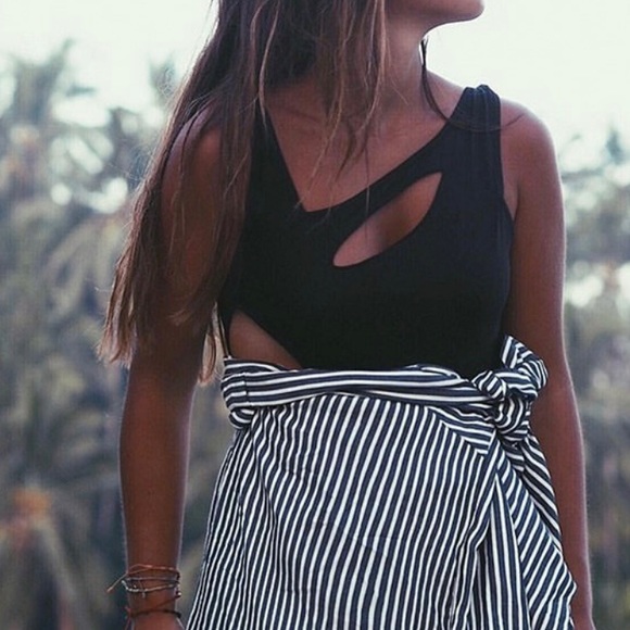 AllSisters Andromedae Swimsuit in Black sz Large One Piece Cut Out Bathing suit - Picture 1 of 14